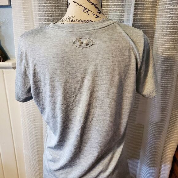 Nwot Under Armour loose fit t-shirt sz med - Picture 2 of 2
